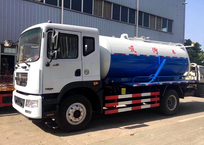 吸污车