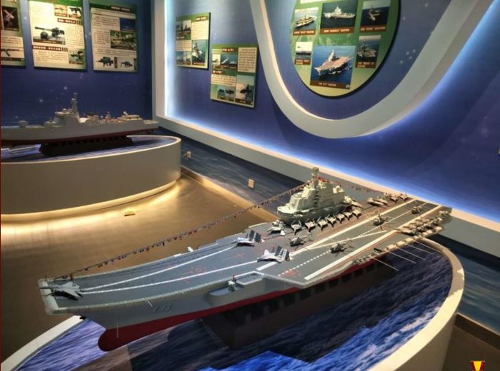 辽宁号航母模型
